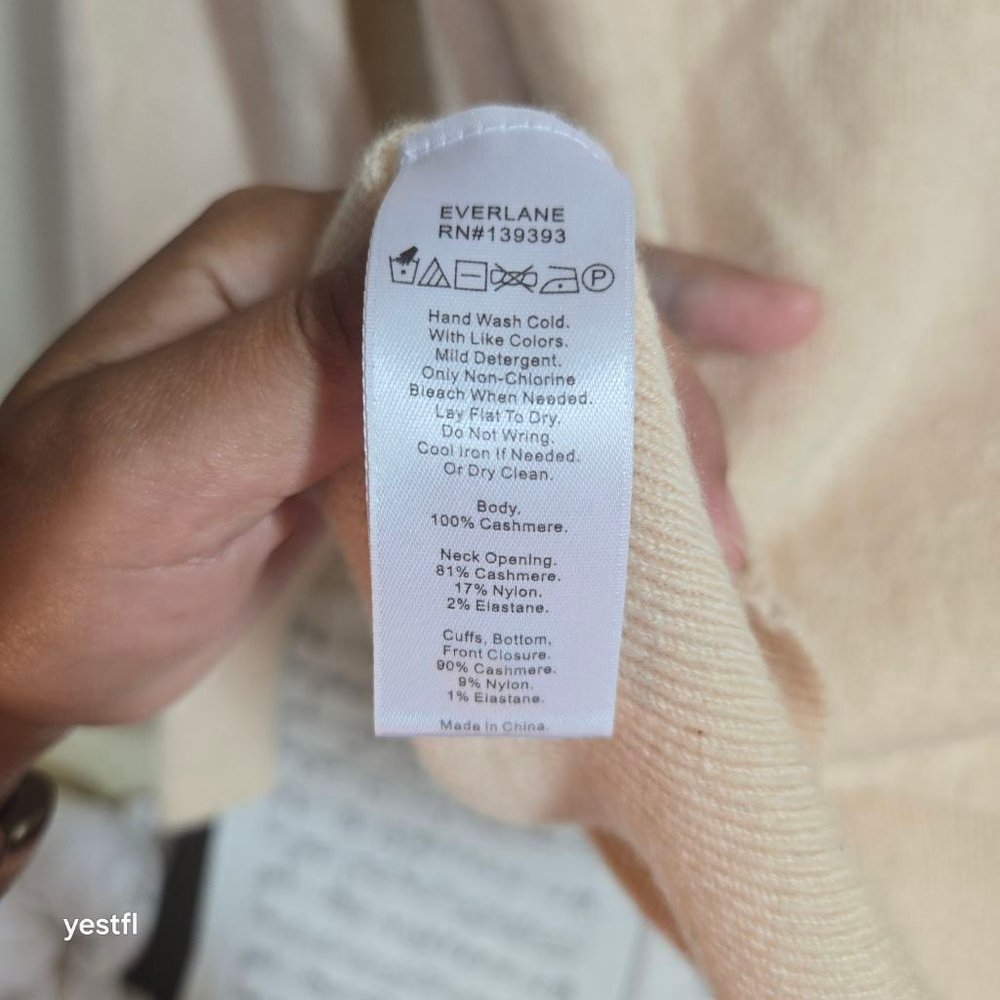 Everlane Cashmere Henley XS cream half button - Picture 6 of 7